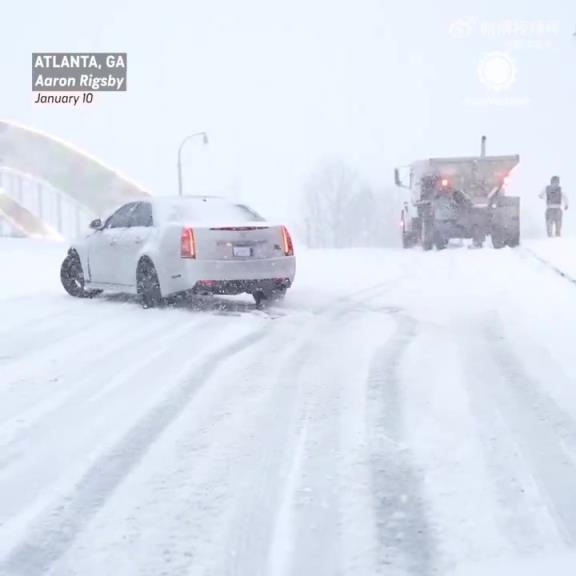 火箭和老鹰的比赛延期！亚特兰大这雪下得，连车子都走不动道了！